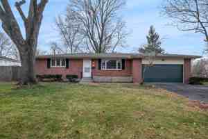 featured image of 420 Stoneybrook Dr #1