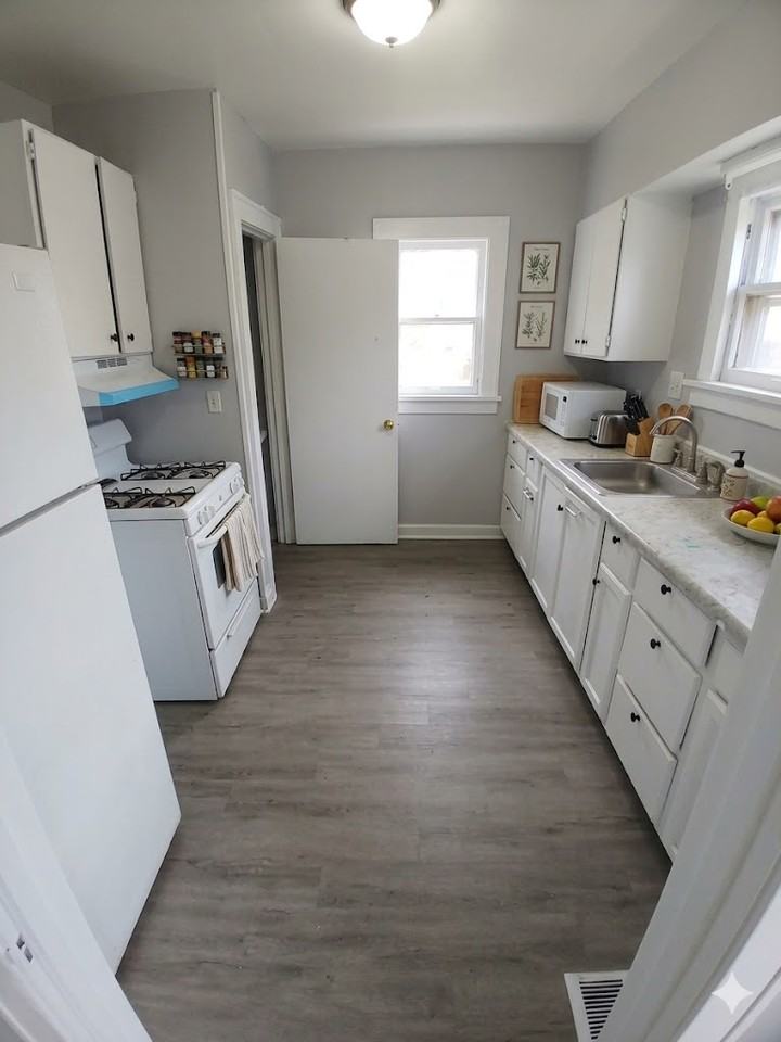 324 Waldo St #1 - Photo 5 of 11