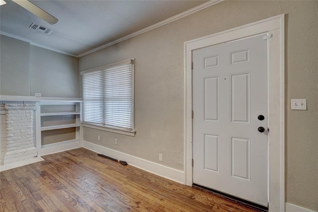 3711 N Military Ave - Photo 2 of 27