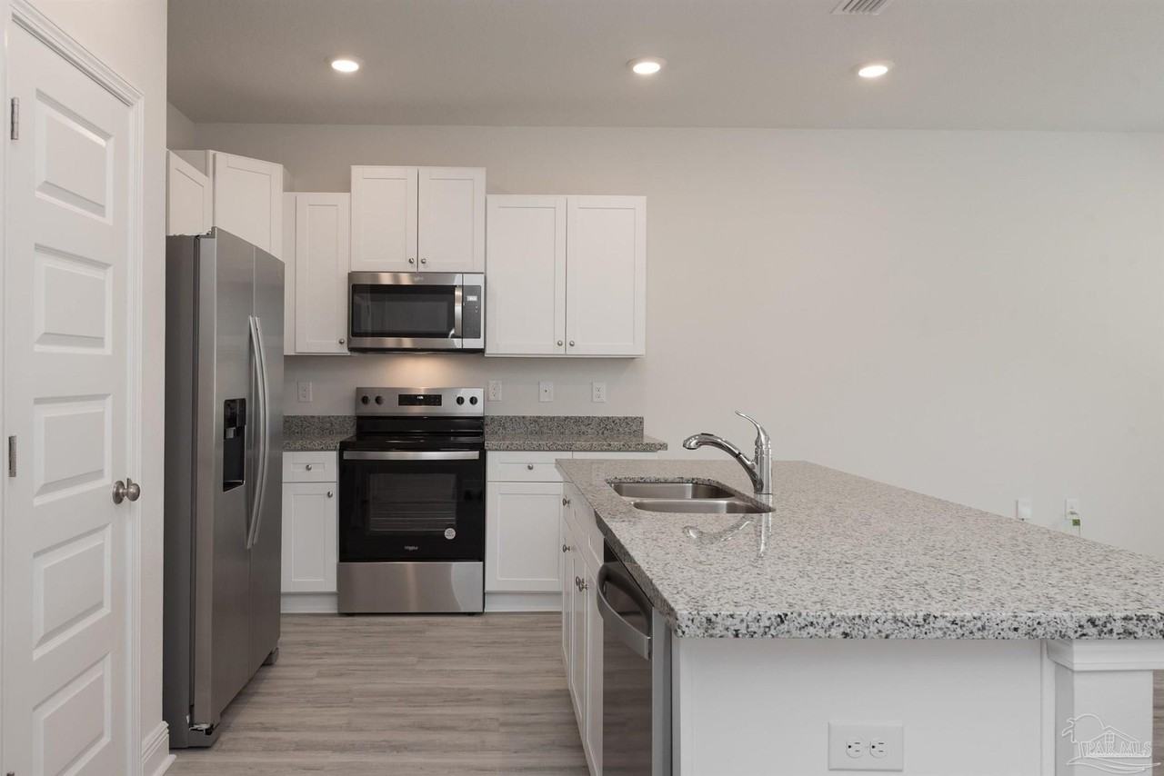 8706 Meadow Flower Ln - Photo 4 of 26