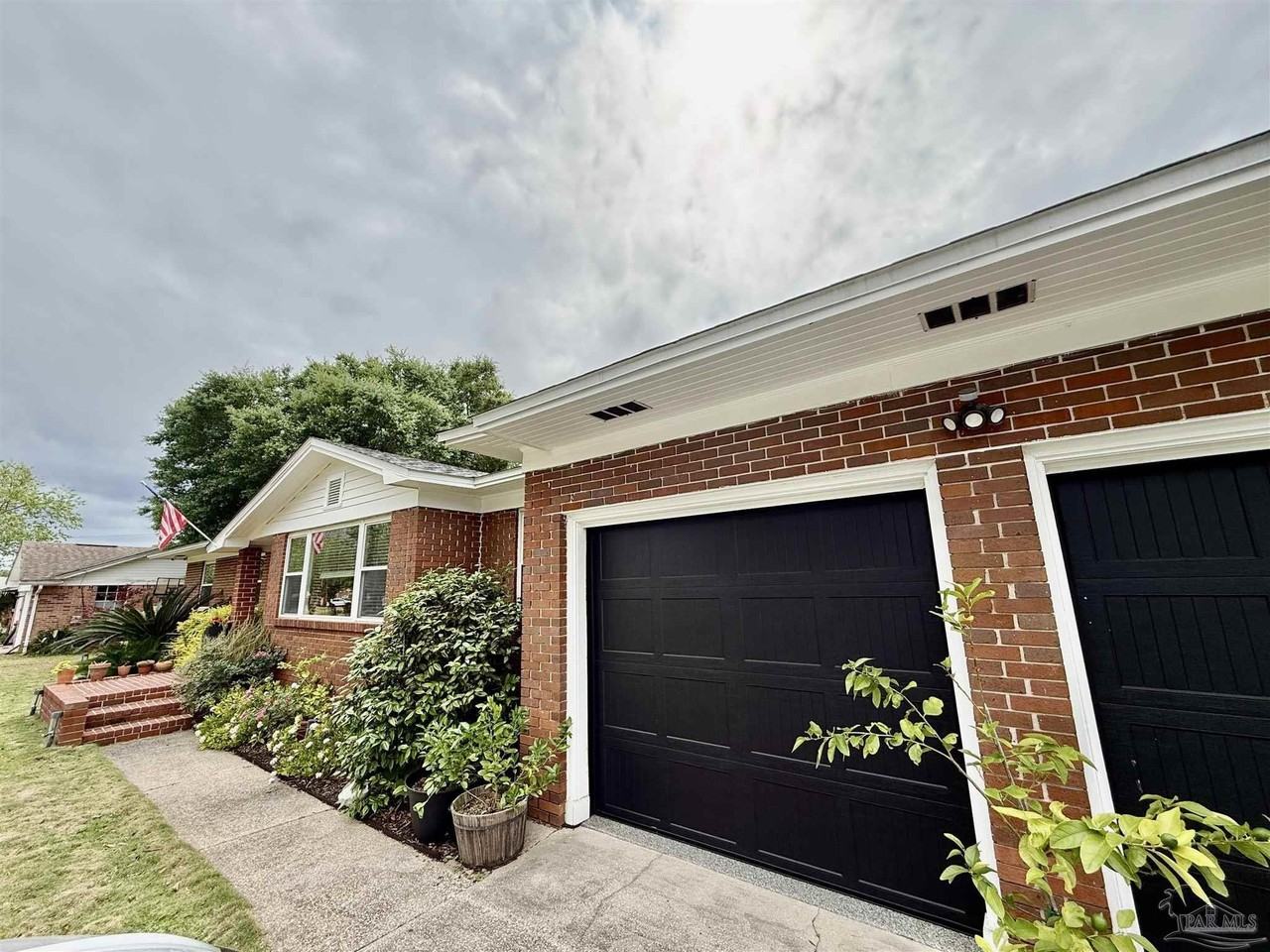 3791 Maule Rd - Photo 3 of 50