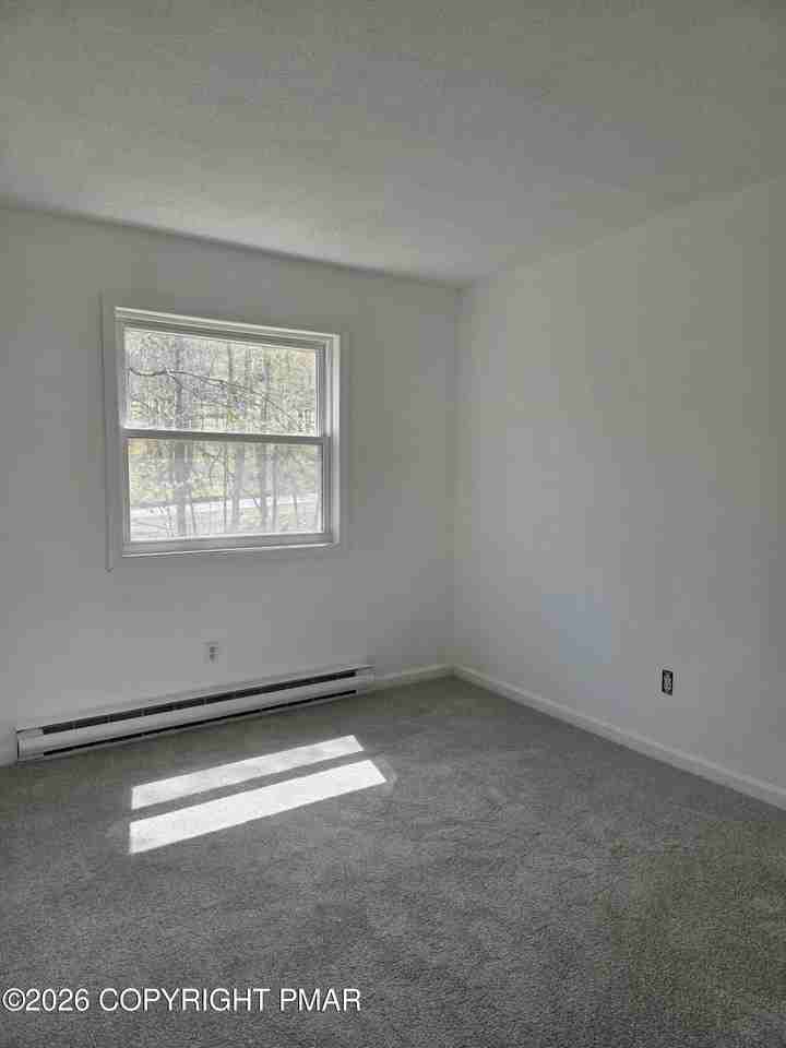 362 Somerset Dr - Photo 2 of 14