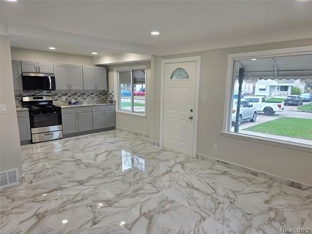 7249 N Silvery Ln - Photo 4 of 22