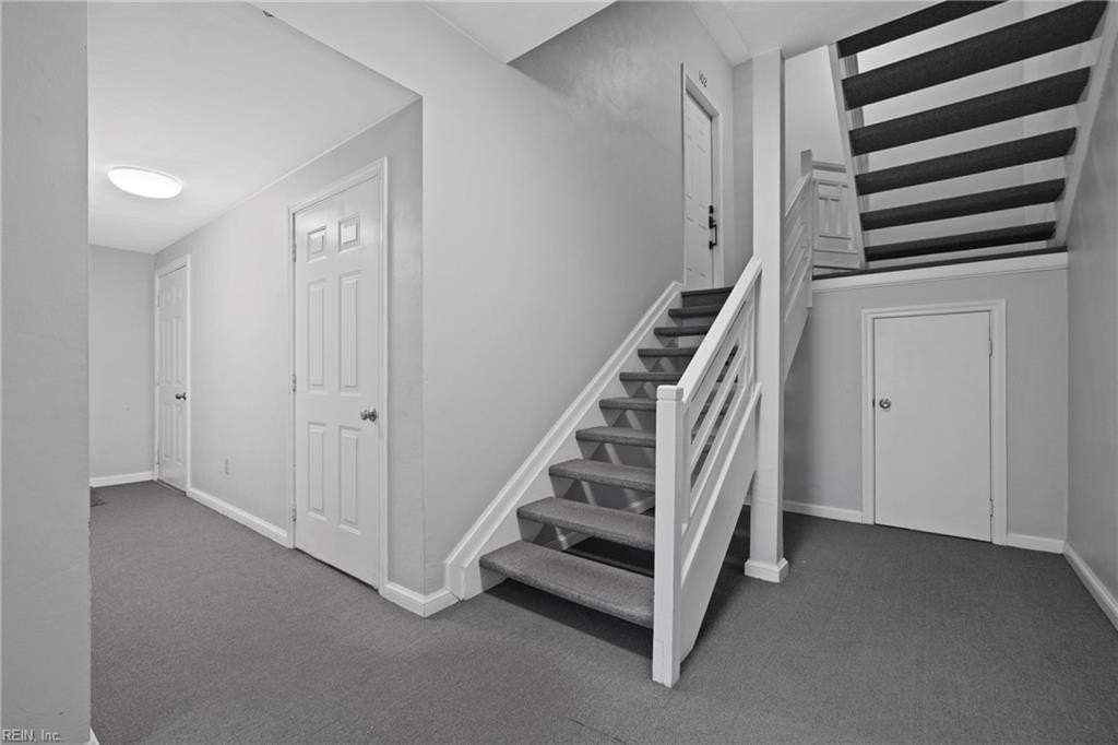 405 Hidden Shores Ct #104 - Photo 4 of 38