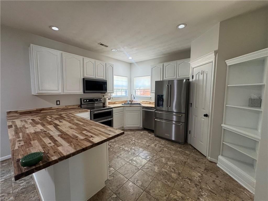 109 Bishops Ct - Photo 5 of 20