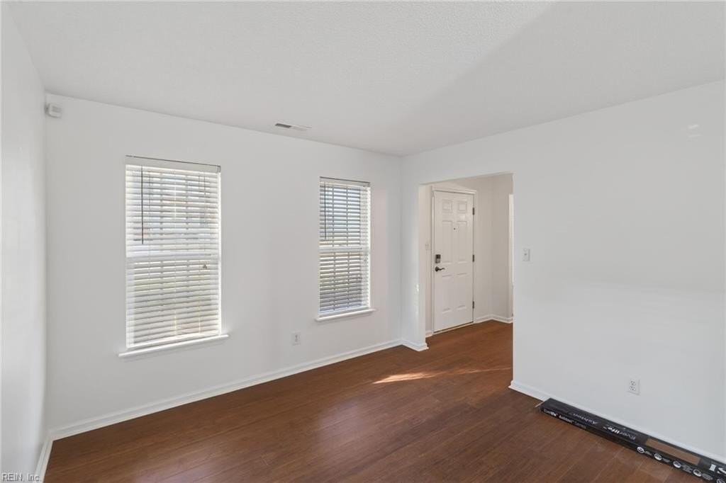 4004 Mill Dam Ct - Photo 5 of 28