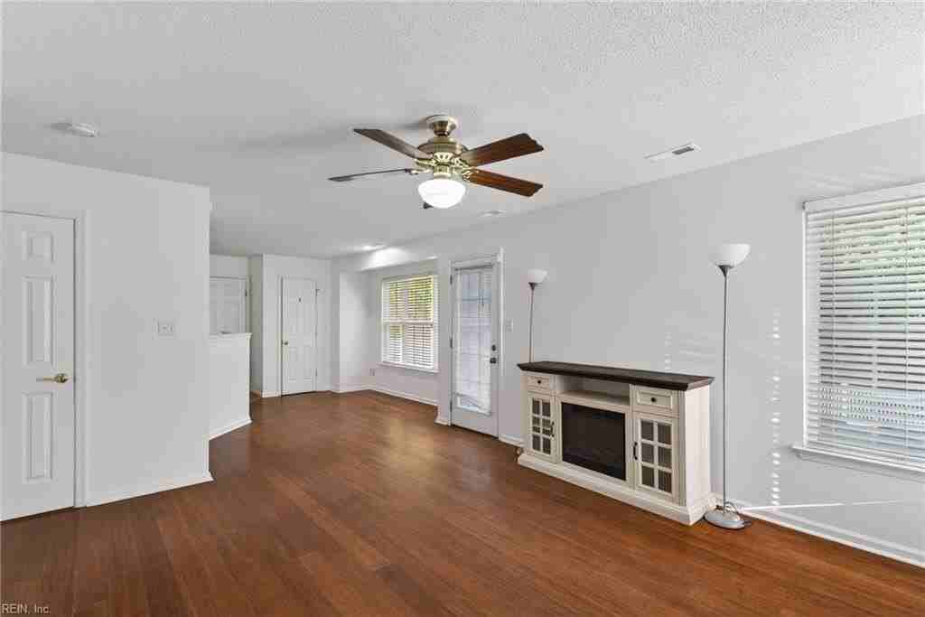 4004 Mill Dam Ct - Photo 6 of 28