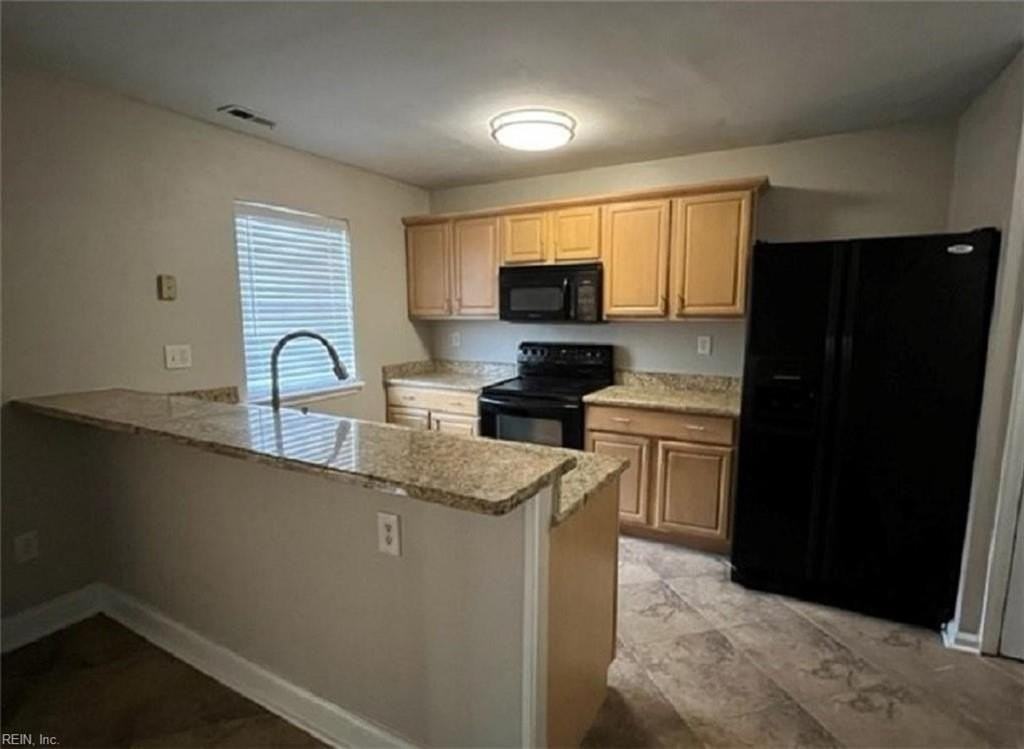 315 Ferdinand Cir - Photo 3 of 12