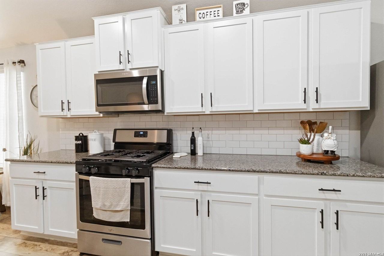 6638 Hoffman Pln - Photo 7 of 25