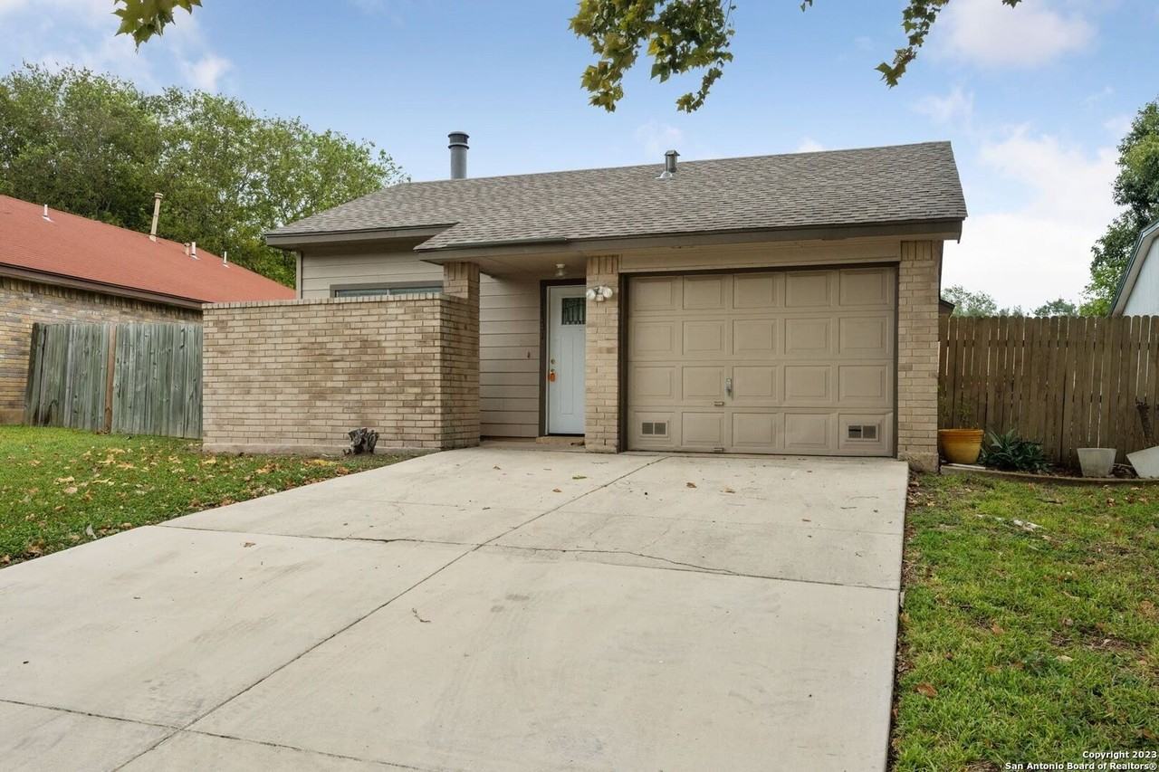 11331 Two Wells Dr - Photo 2 of 25