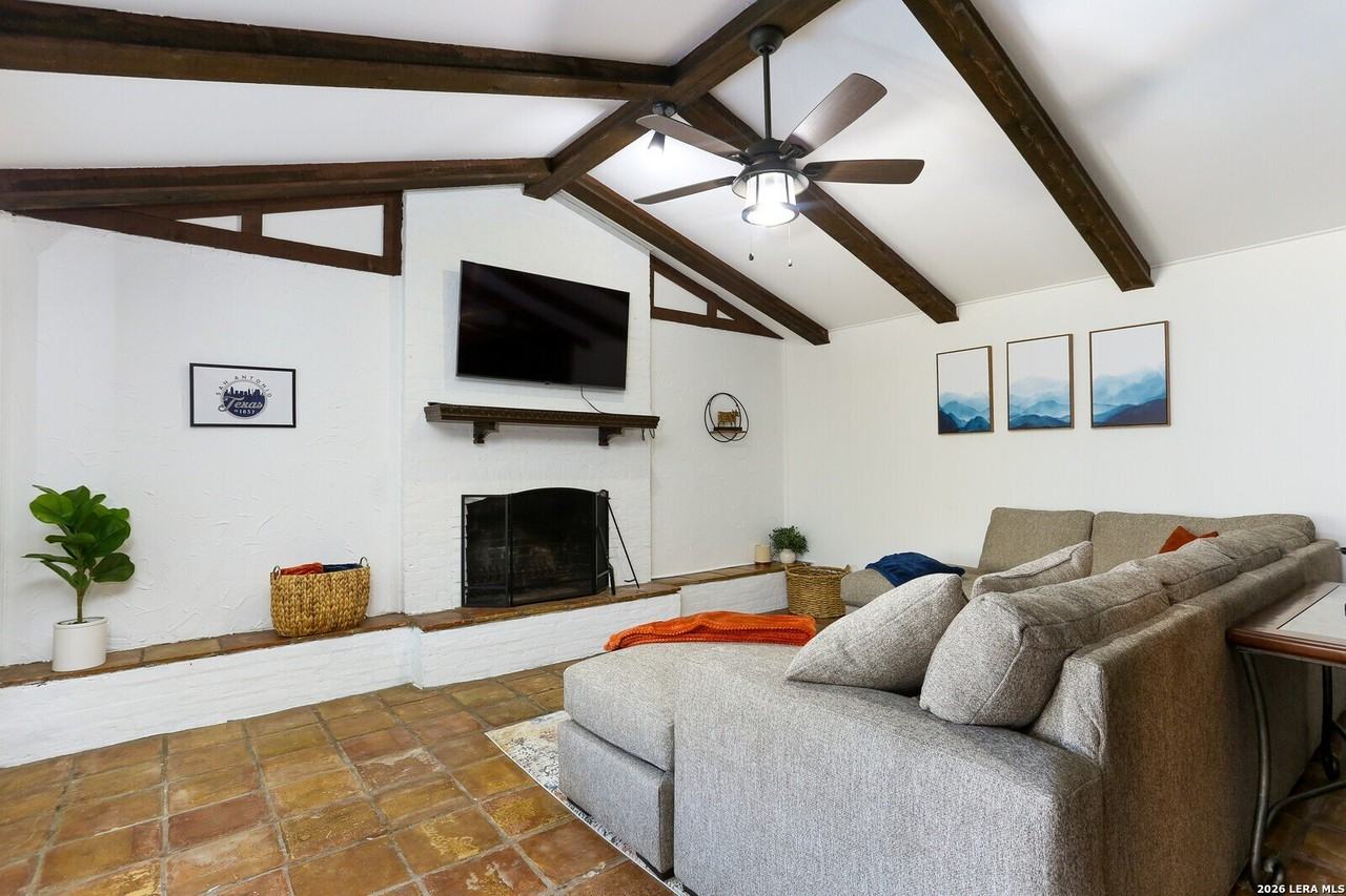 1015 Cerro Alto Dr - Photo 6 of 17