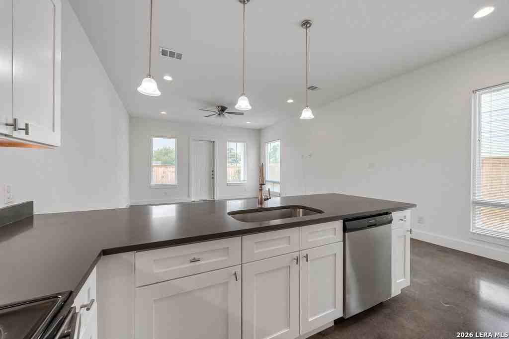 215 San Salvador Ave #101 - Photo 5 of 25