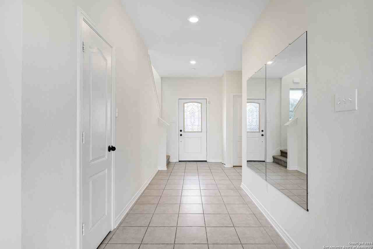 2407 Sunset Bnd - Photo 3 of 29