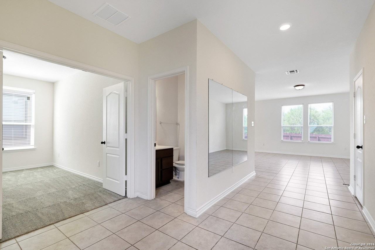2407 Sunset Bnd - Photo 4 of 29