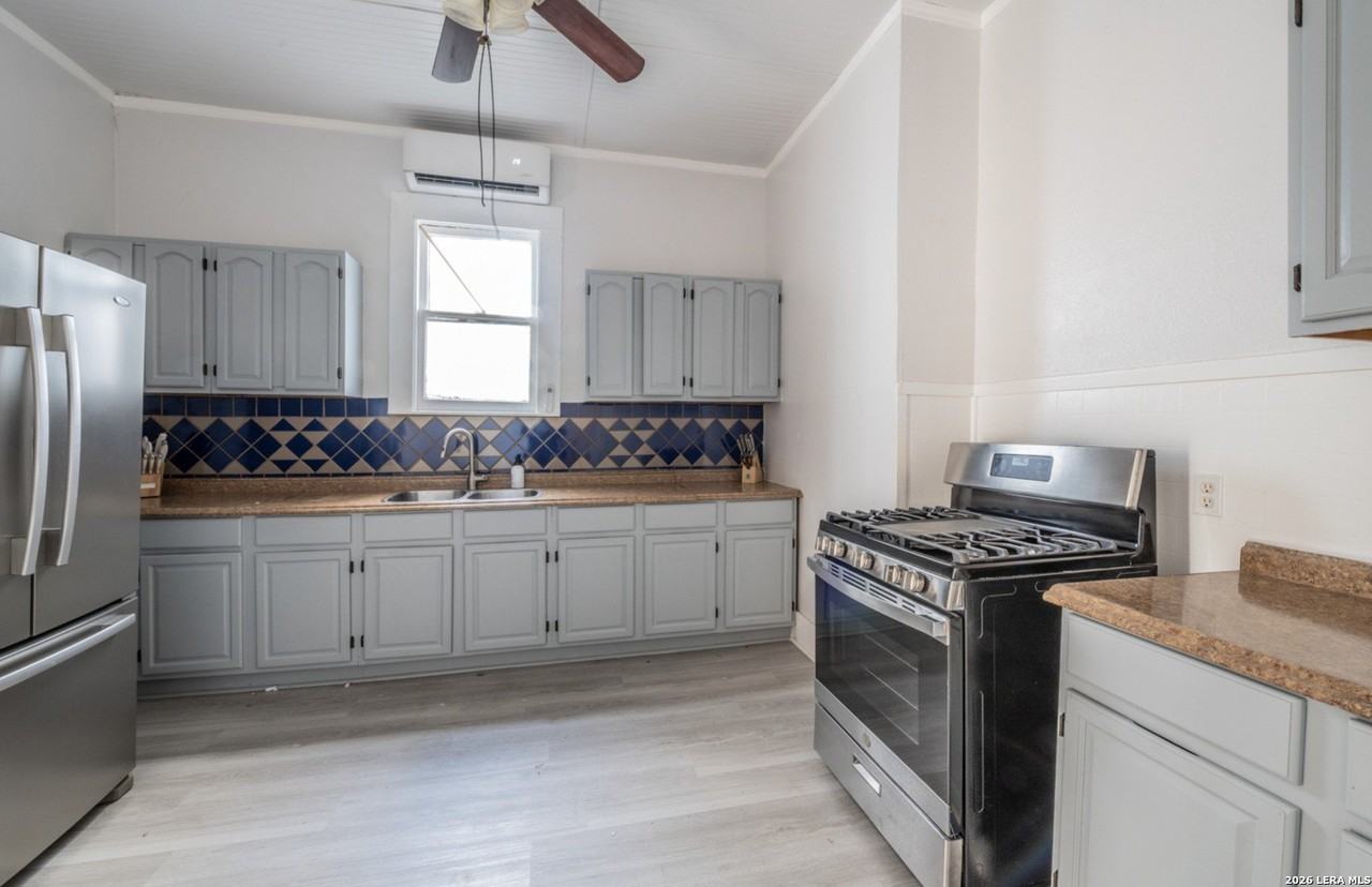 302 E Cevallos #1 - Photo 4 of 17