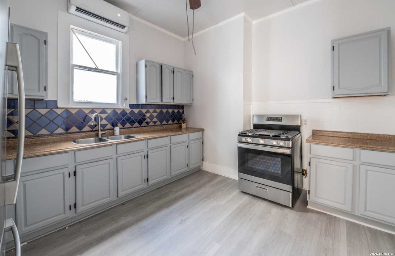 302 E Cevallos #1 - Photo 5 of 17