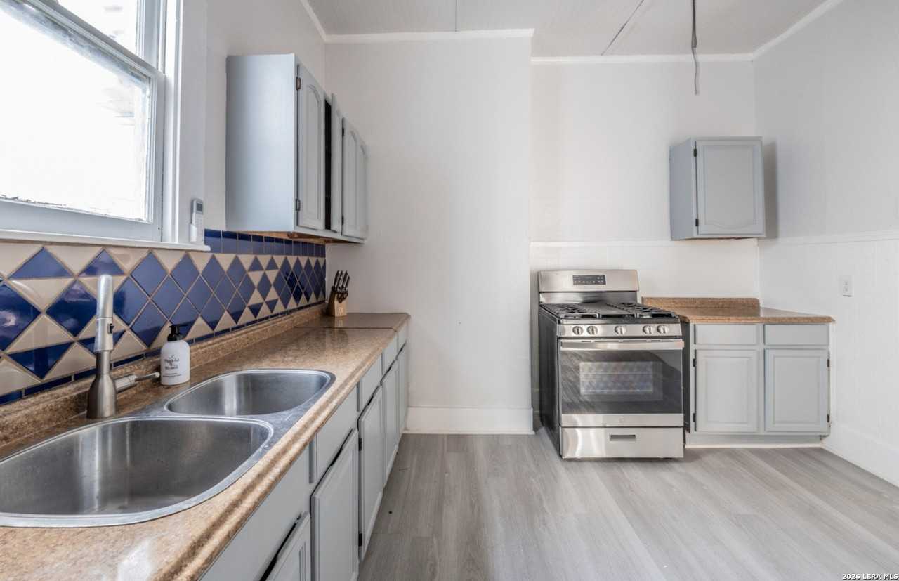 302 E Cevallos #1 - Photo 6 of 17