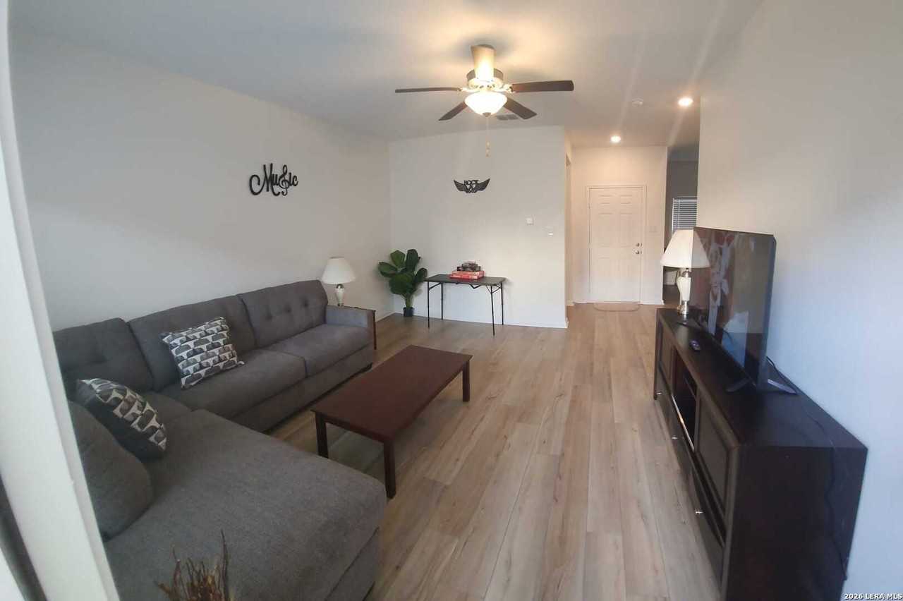 10829 Emerick St - Photo 3 of 16