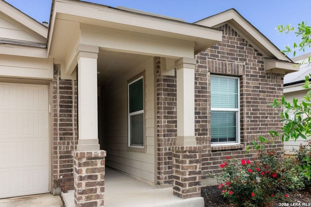 13119 Rosemary Cv - Photo 2 of 44
