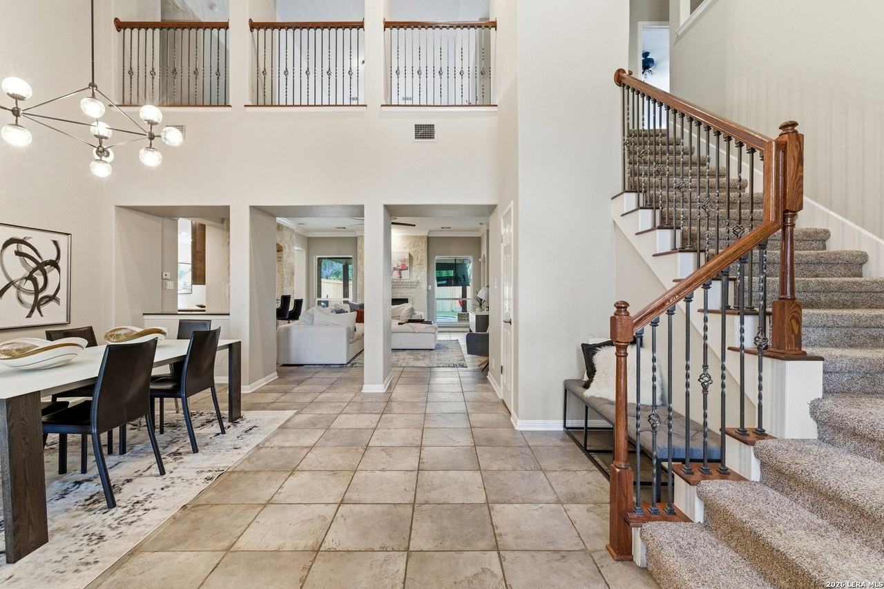 502 Cypress Trl - Photo 5 of 42