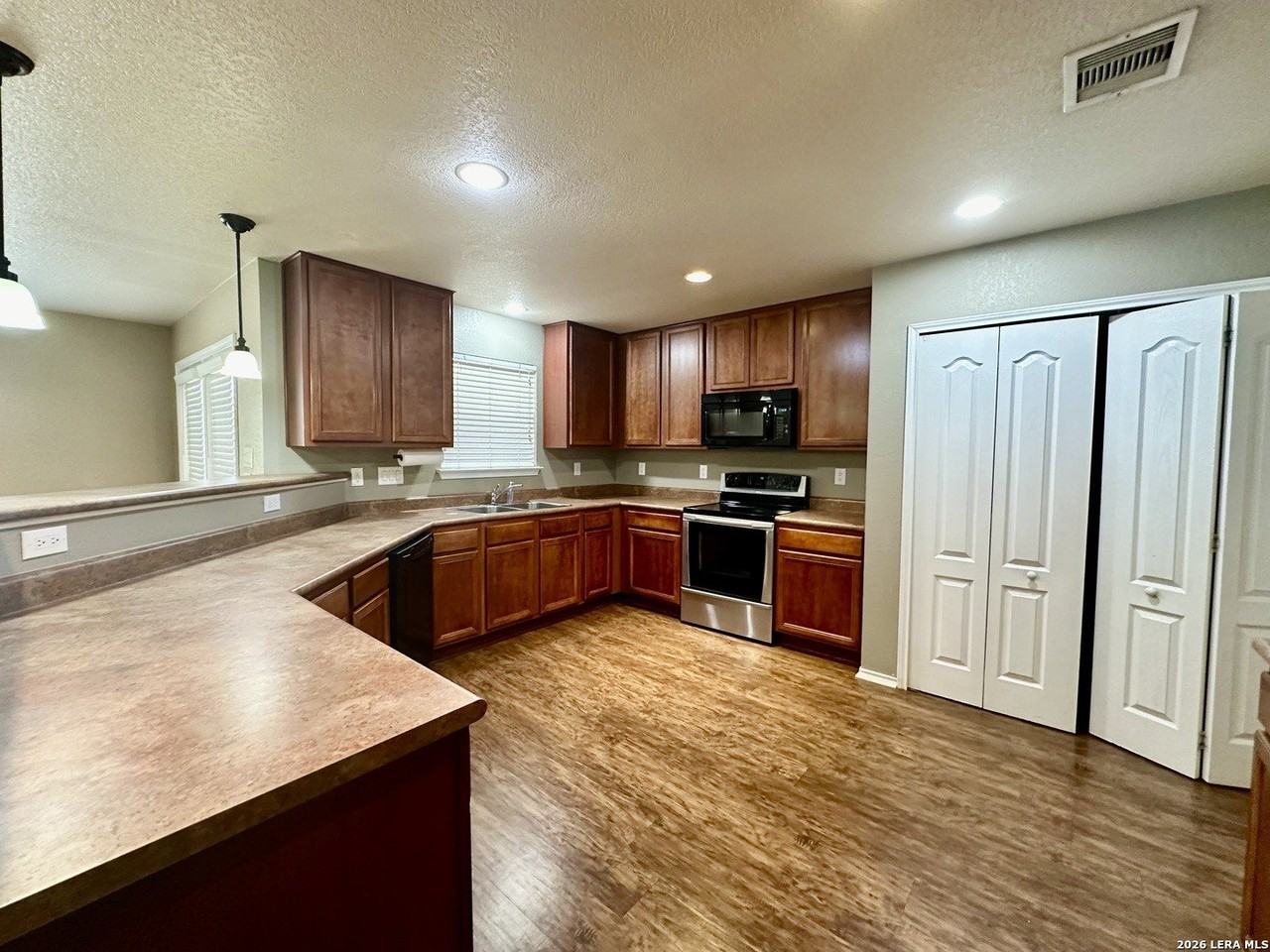 13710 York Woods - Photo 6 of 9