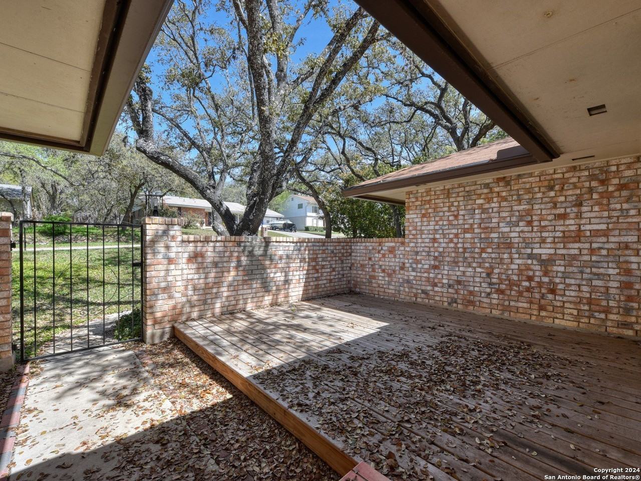 3322 Castledale Dr - Photo 2 of 31