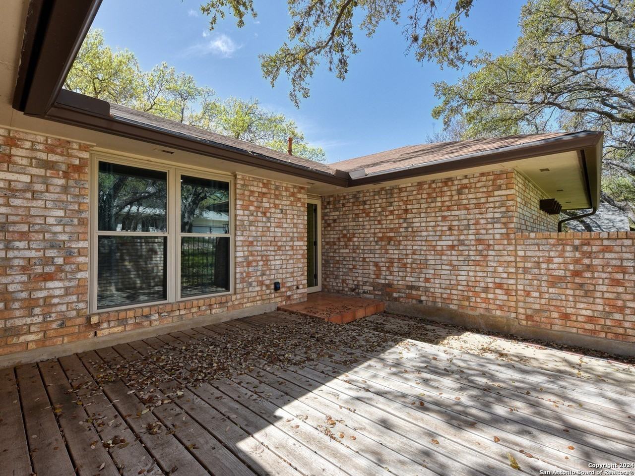 3322 Castledale Dr - Photo 3 of 31