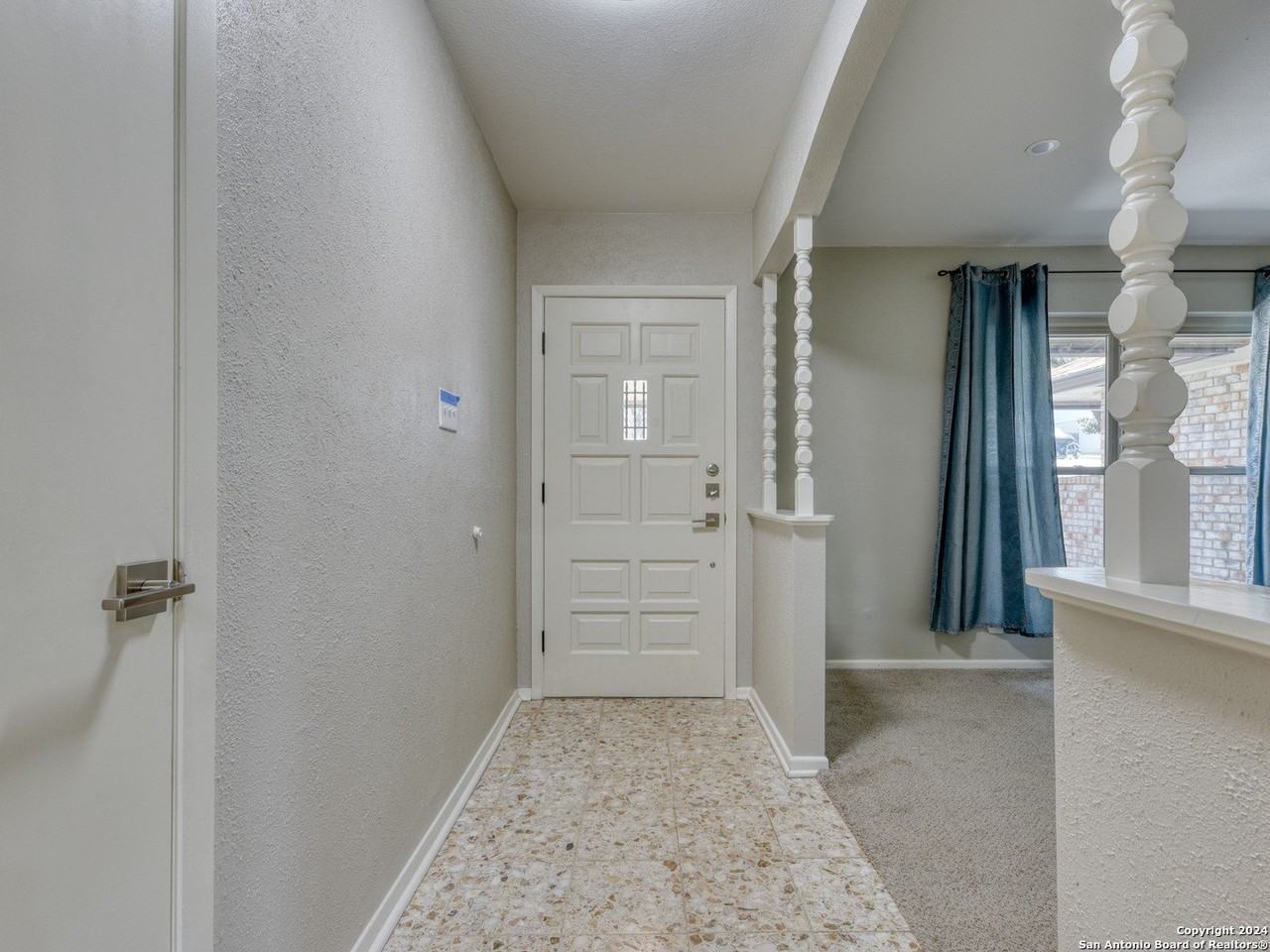 3322 Castledale Dr - Photo 4 of 31