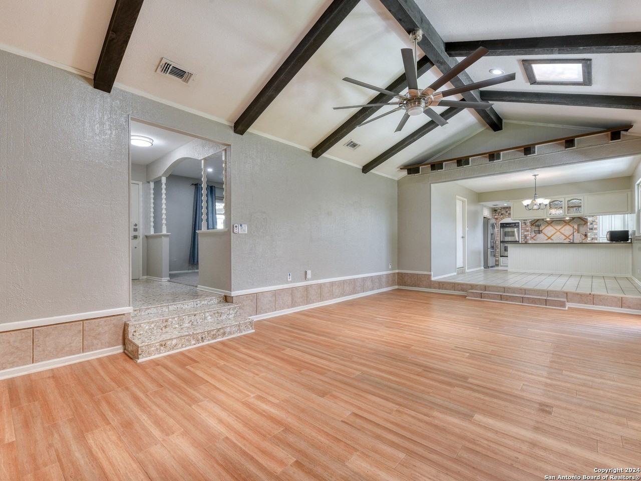 3322 Castledale Dr - Photo 7 of 31