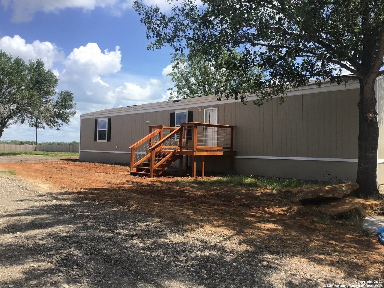 7380 Pittman Rd - Photo 3 of 12