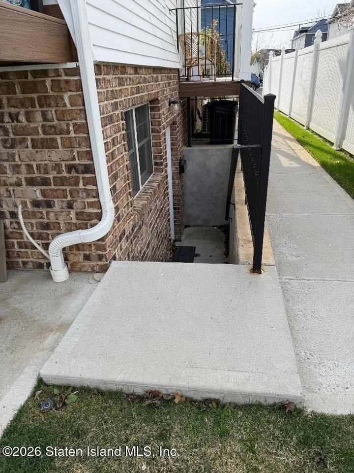 73 Hemlock St #1 - Photo 7 of 12