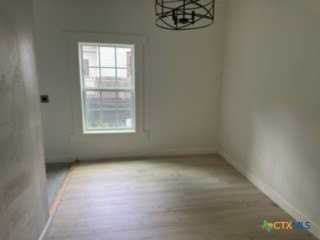 1014 S 3rd St - Photo 4 of 11