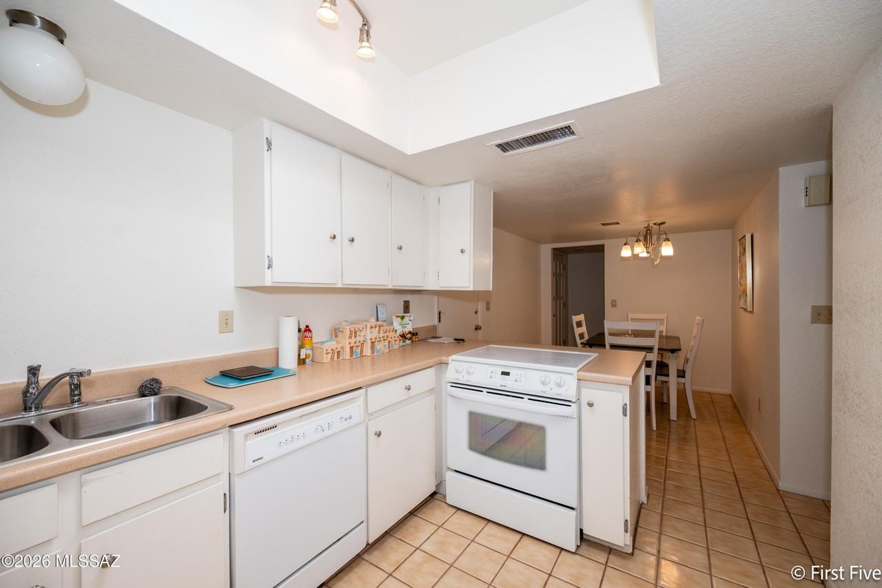 6970 E Abby Ln - Photo 7 of 23