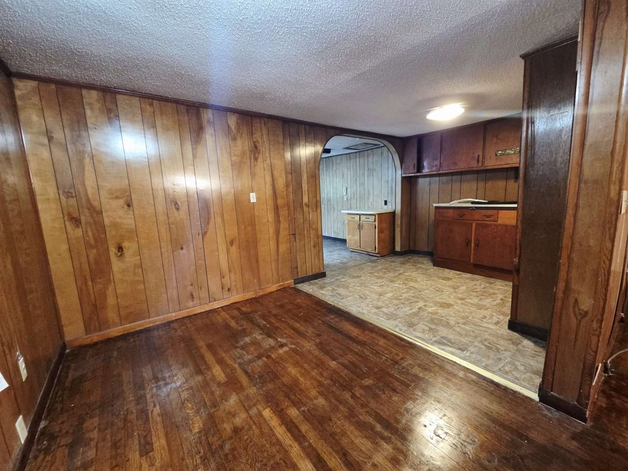 1205 E Green St - Photo 7 of 12