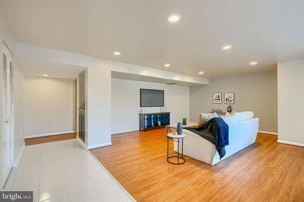 3645 Glengyle Ave #3F - Photo 3 of 24