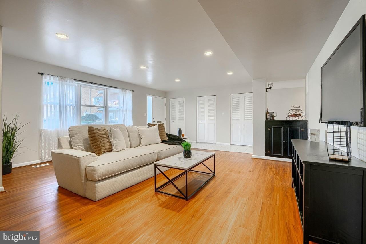 3645 Glengyle Ave #3F - Photo 4 of 24