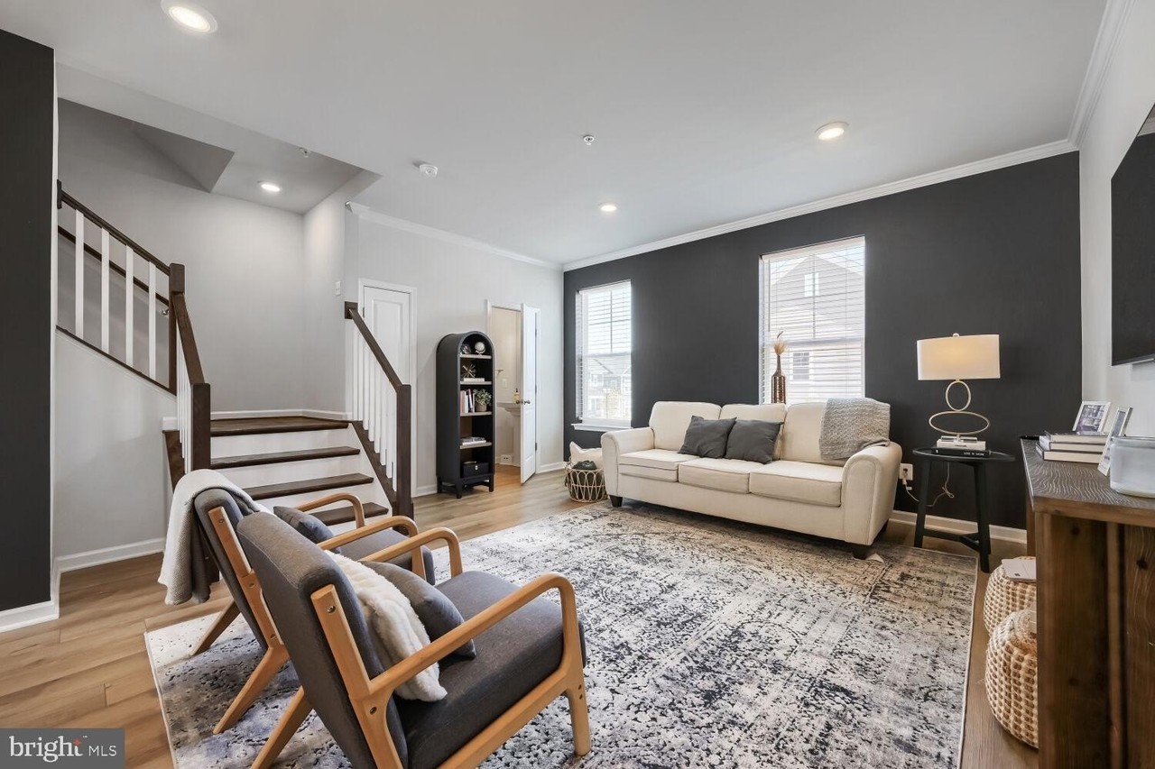 622 Barnehurst St - Photo 4 of 28