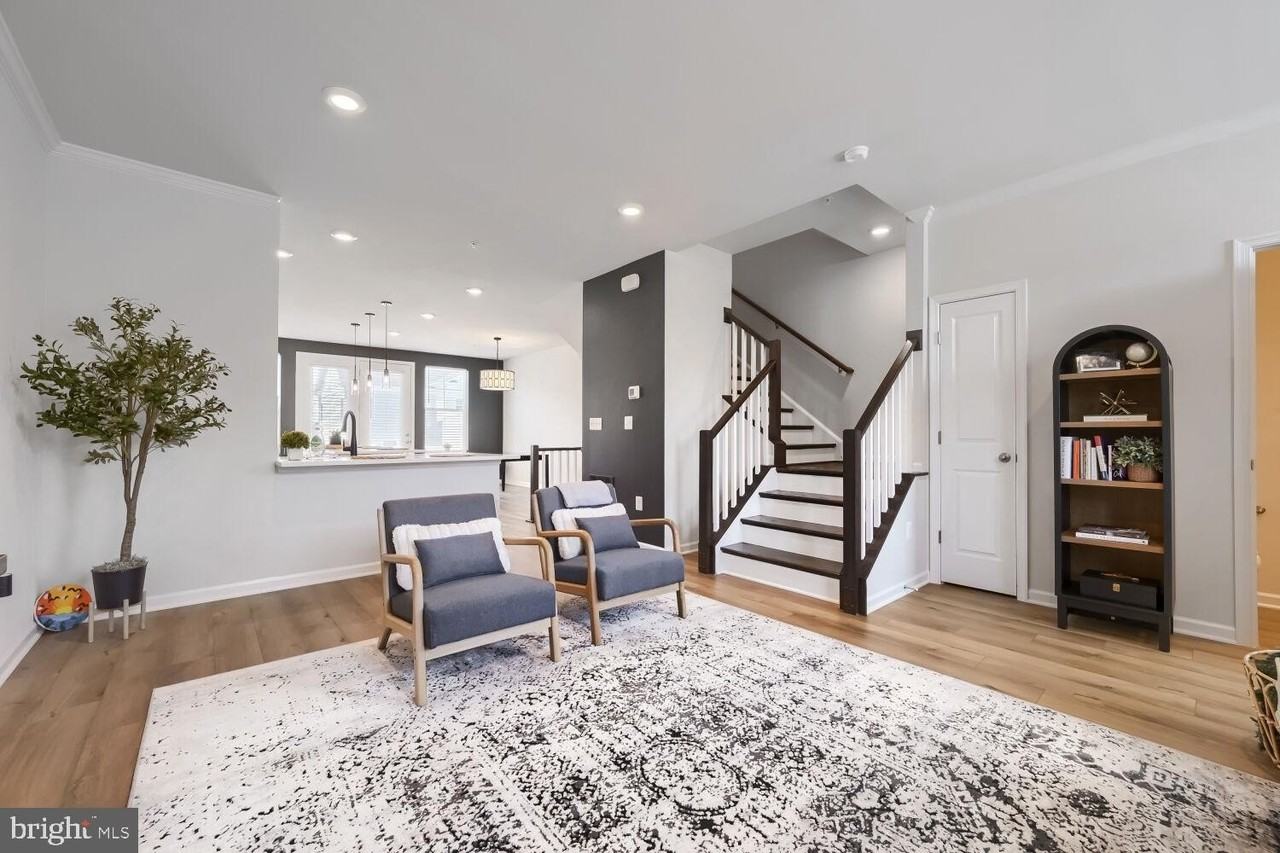 622 Barnehurst St - Photo 5 of 28