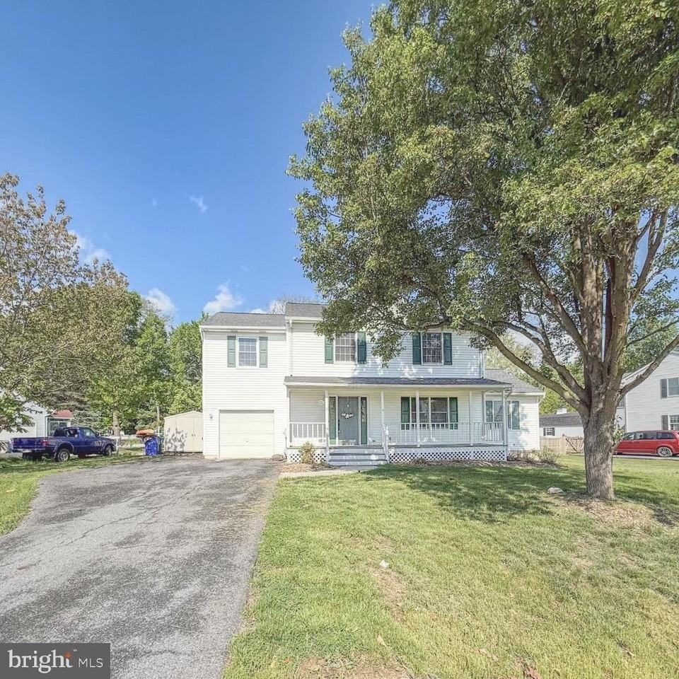 3910 Red Leaf Ct - Photo 2 of 45