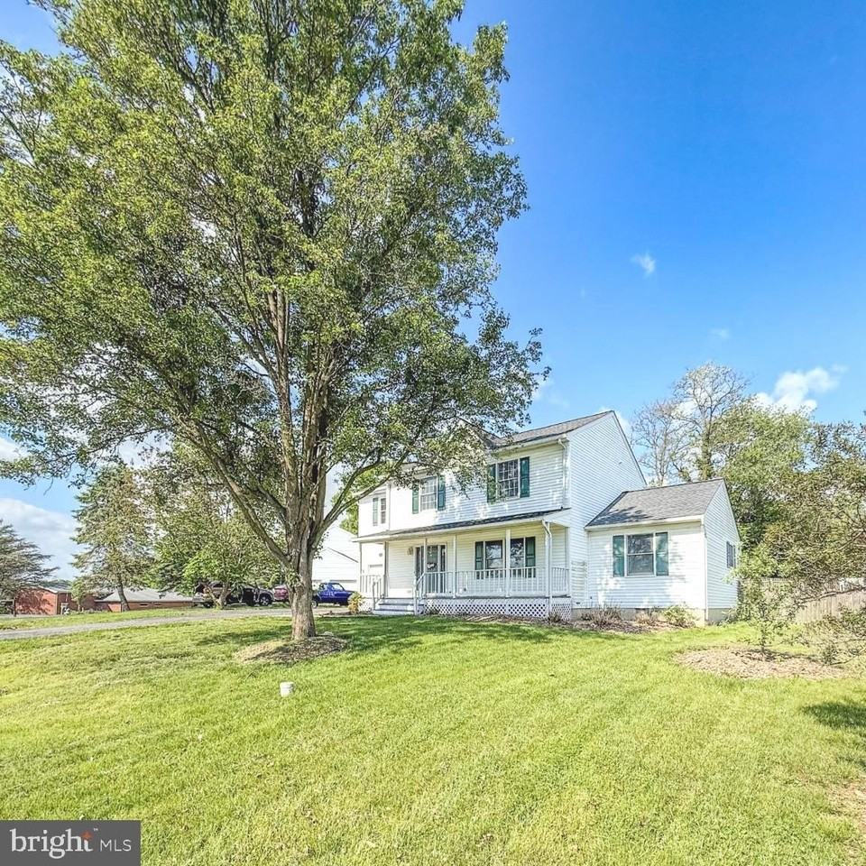 3910 Red Leaf Ct - Photo 3 of 45