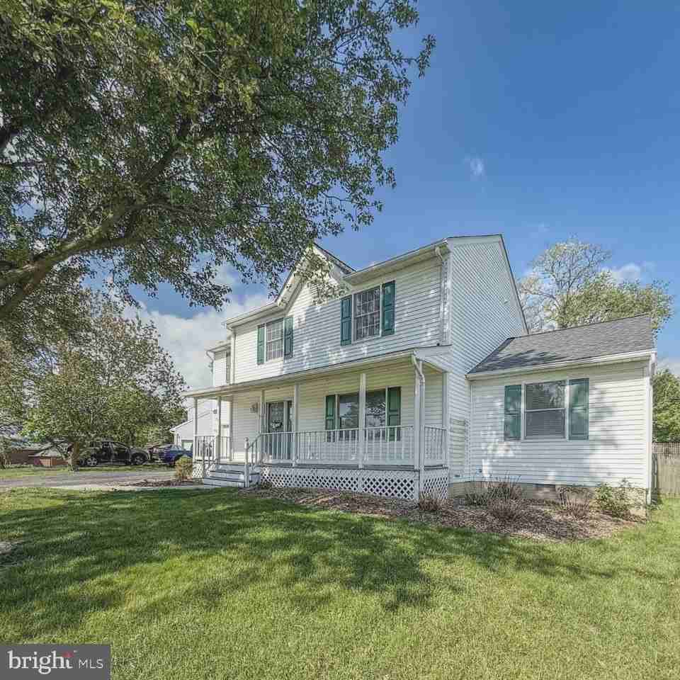 3910 Red Leaf Ct - Photo 4 of 45