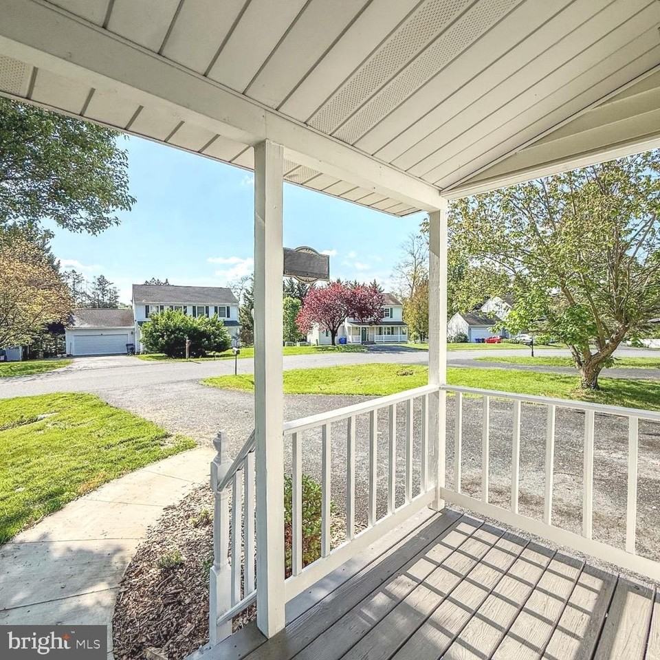 3910 Red Leaf Ct - Photo 5 of 45