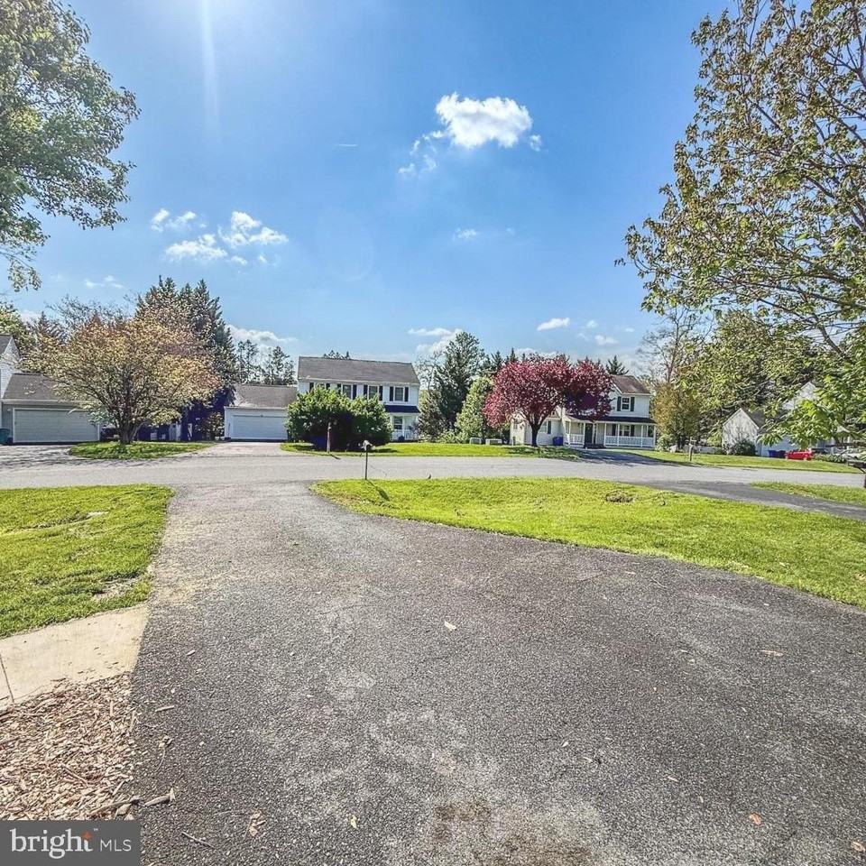 3910 Red Leaf Ct - Photo 6 of 45