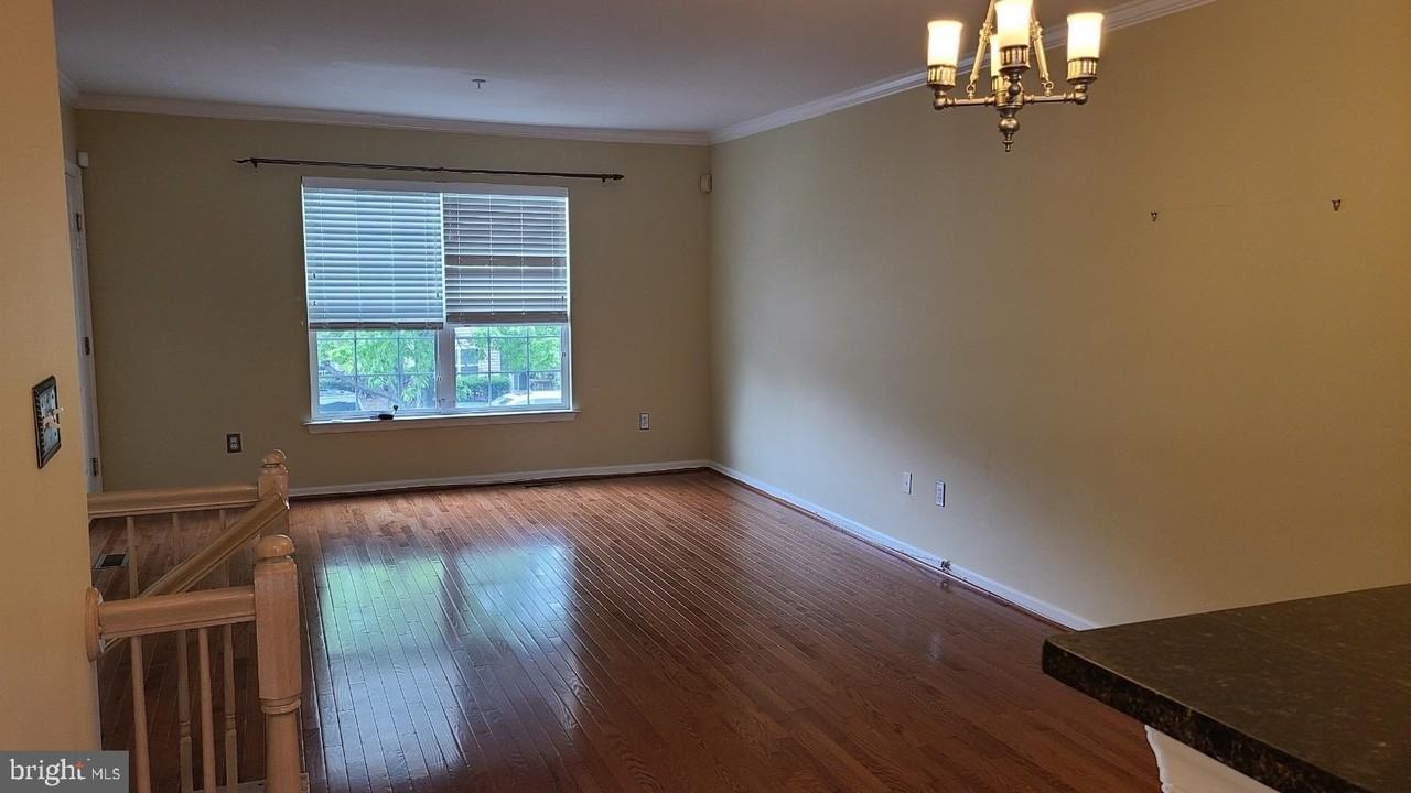 12820 Rexmore Dr #18-11 - Photo 5 of 14