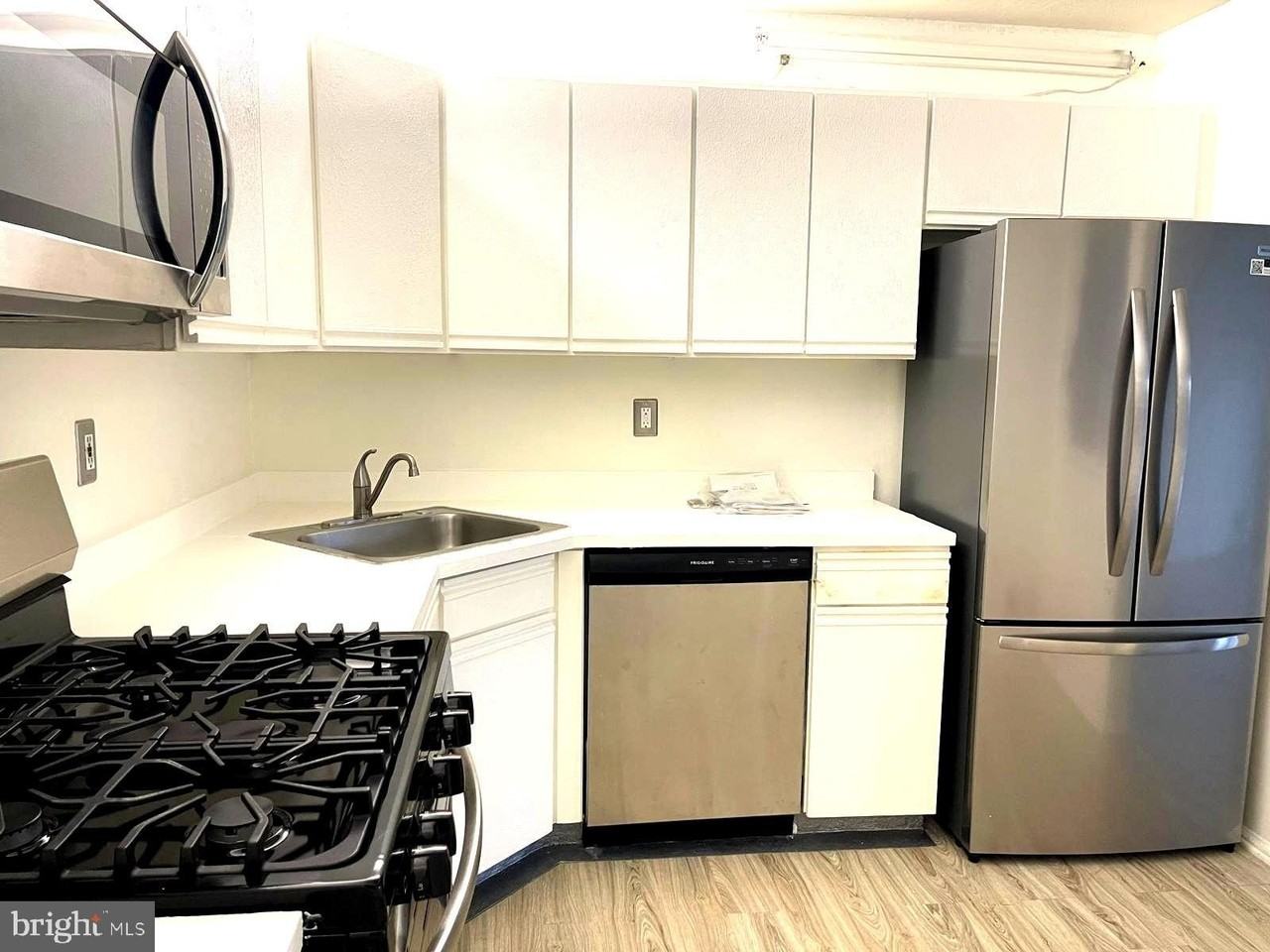 16 Aspen Ct #16 - Photo 6 of 19
