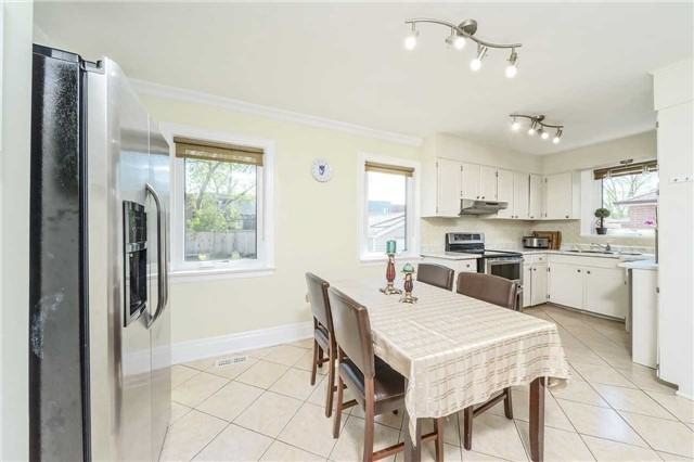 95 Cuffley Crescent North - Photo 7 of 13