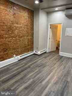 203 Dekalb St - Photo 2 of 7
