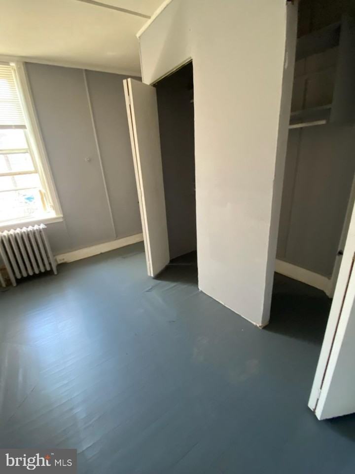 408 N Wanamaker St - Photo 2 of 9