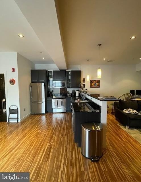 620 N Front St #2R - Photo 3 of 12