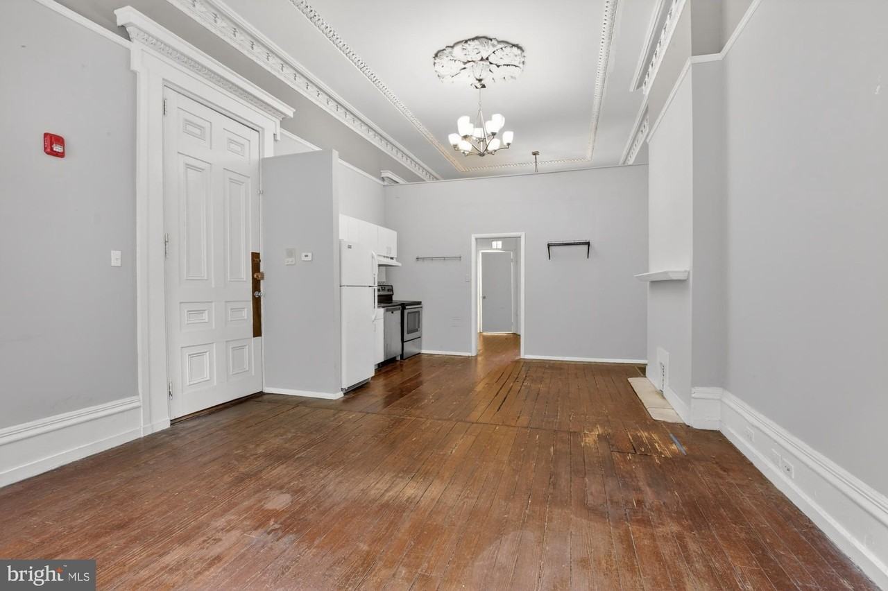 1717 Spruce St #1F - Photo 5 of 21